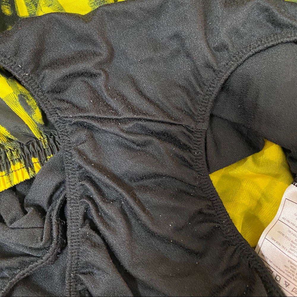 🌟Nike Athletic Running Shorts Yellow Black - Picture 6 of 8